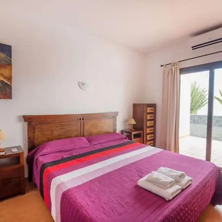 Appartamento Playa Blanca Sleeps 6 Pool Wifi *