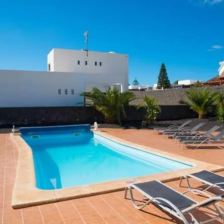 Playa Blanca Sleeps 6 Pool Wifi *