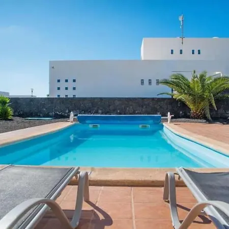 Appartamento Playa Blanca Sleeps 6 Pool Wifi