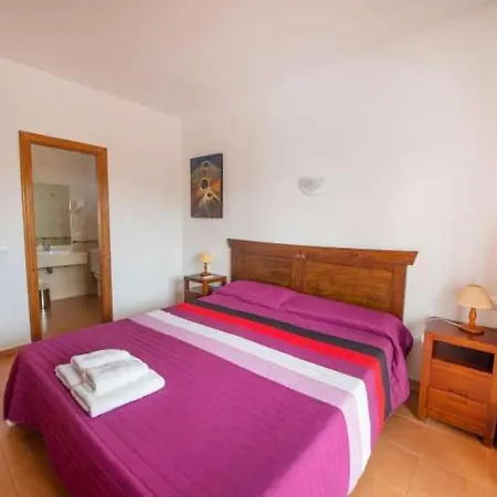 Apartment Playa Blanca Sleeps 6 Pool Wifi